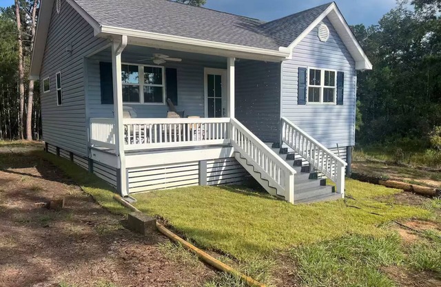 Woodland Cottage-hiking/birding trails.nn