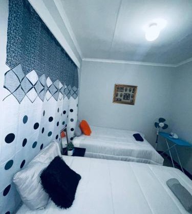 Woodland Suites with Airport Shuttle