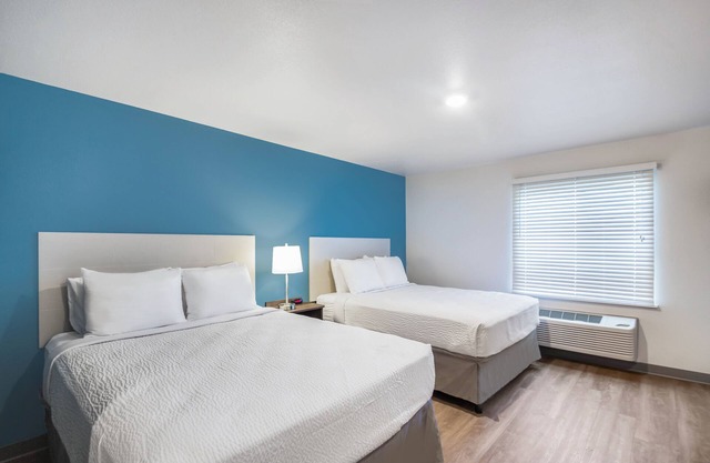 WoodSpring Suites Chicago Addison