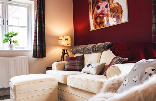 Woolpack Cottage - modern, 2-bed, centre of Wantage