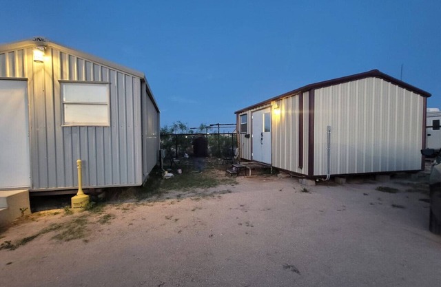 Wranglers Bunkhouse-off I20 & W county Rd WIFI