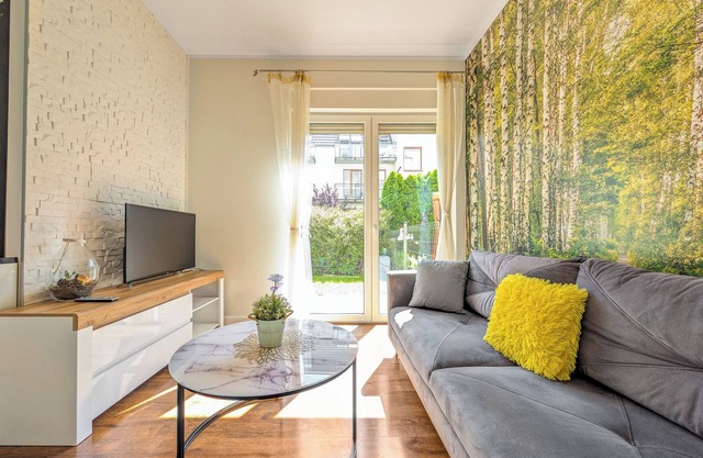 Wrocław Escape Apartment with Garden