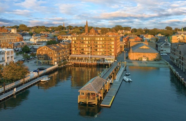 Wyndham Inn On Harbor Resort