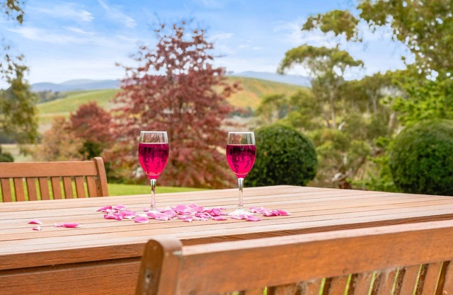 Yarra Valley 2BR Lux Vineyard Retreat