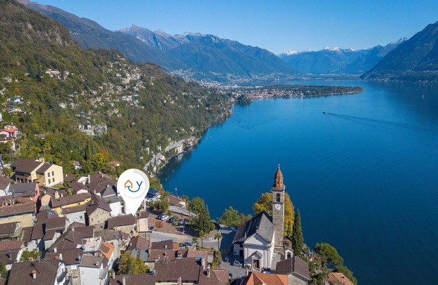 Yellow view apartment, Ronco sopra Ascona, Switzerland