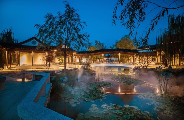 Yihe lake shore Hotspring