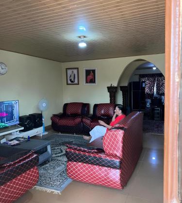 Yogi Home Stay Near Freetown Airport