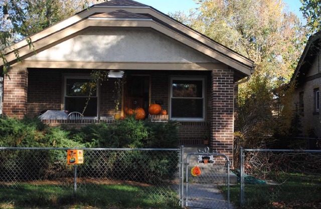 Your Denver Get Away! 2 bedroom 2 bath house over 1,600 square feet