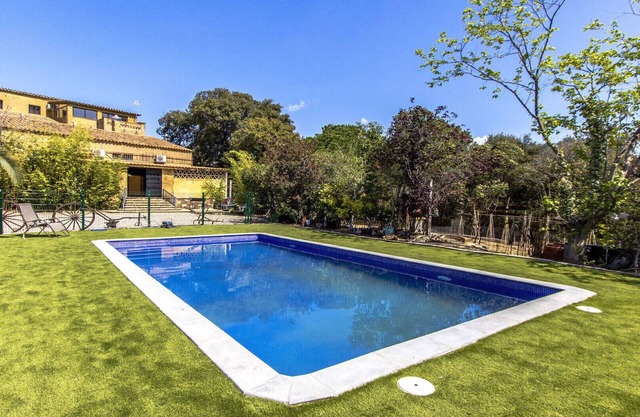 Your own private hotel 30 min to BCN for 25 guests