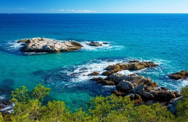 Your own private hotel 30 min to BCN for 25 guests