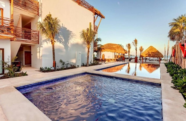 Your Private Beachfront Escape in Holbox! Outdoor Swimming Pool, Beach Access!