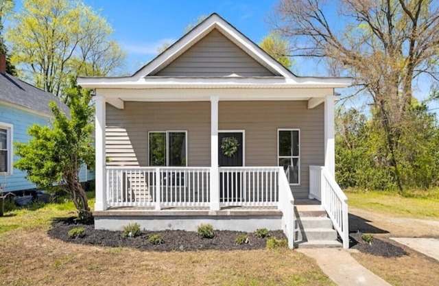 Your Private Urban Getaway Home minutes to Uptown Charlotte NC 3beds, 2 bath