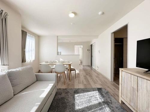 Yutori by b hotel - Spacious 2BR Apartment very near the Station