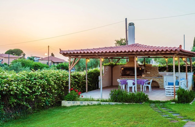 Zacharo Casa Rosa - Seaside Garden Retreat