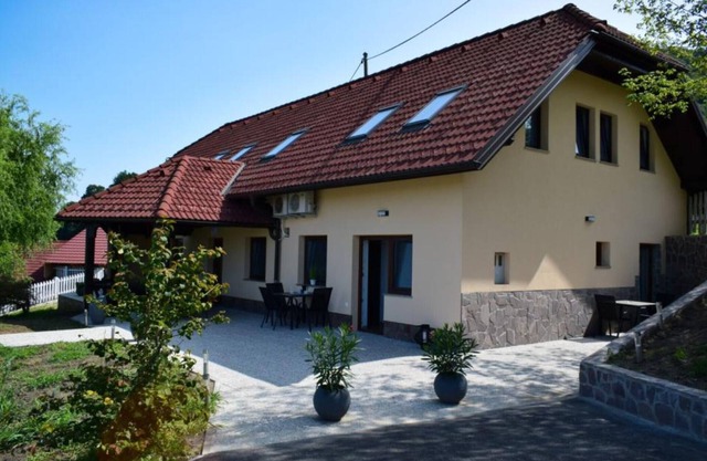 Zevnik Quiet Retreat with Stunning Views and Equestrian Activities - Standard One Bedroom Apartment