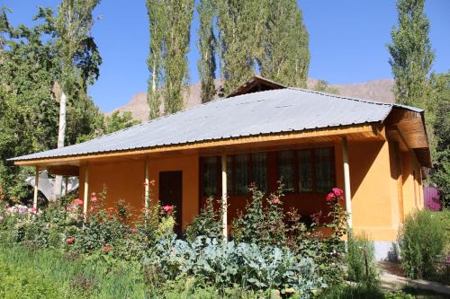 Zur House