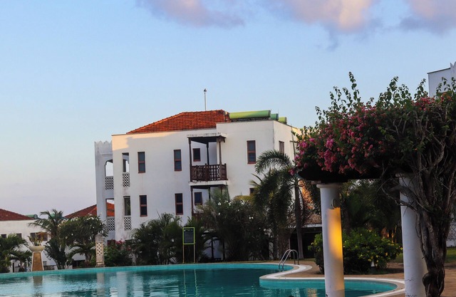 Zuri Tide Beachfront Apartment