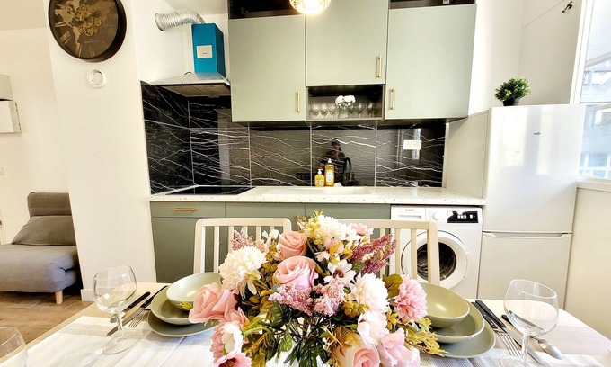 Centre-ville Apartment | À 2 mins à pied du métro M7! Appartement de 3 chambre, idéal pour les familles.