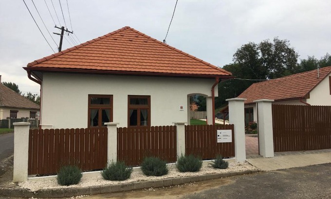 Goncruszka House | Állomás