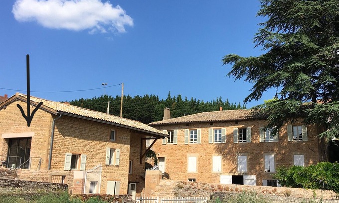 Prisse Apartment | Élégant Appartement Contemporain Dans une Authentique Maison de Vigneron