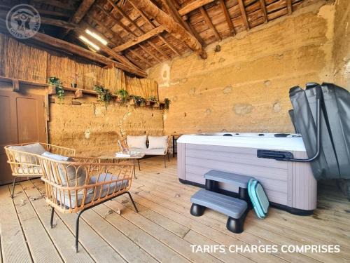 Saint-Cyr-les-Vignes House | Évasion Champêtre avec Spa, Activités ludiques et Confort moderne - FR-1-496-310