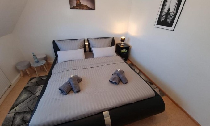 Ravensburg House | ł Grey Room - Private Room on 3rd Floor ł