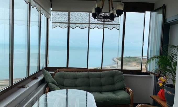 Trabzon Apartment | Şehir merkezinde , deniz manzaralı , klimalı ve özel dizayn edilmiş daire