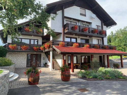 Predjama Bed & Breakfast | Žigon Bed & Breakfast