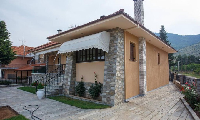 Kozani Villa | Βίλα για όλες τις εποχές του χρόνου