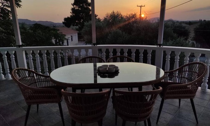 Lagopodo Apartment | Ευρύχωρη και φωτεινή κατοικία στη Ζάκυνθο