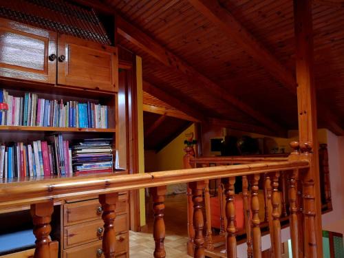 Arachova Ski Chalet | Ευχάριστο σαλέ με σοφίτα και τζάκι.