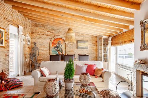 Amarousion Apartment | Σοφίτα Μοναδικής Αύρας με Θέα & BBQ