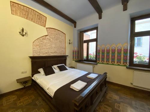 Lviv City Center Apartment | Апартаменти королівські на вулиці Лесі Українки 19