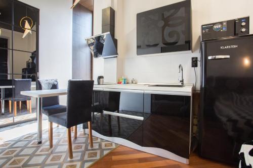 Petrovskoye Apartment | Апартаменти-студіо біля Оперного театру
