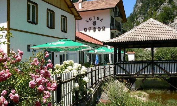 Borino Hotel | Семеен хотел Орфей