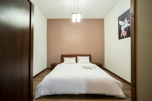 Lviv City Center Apartment | Сучасні апартаменти на площі Митній