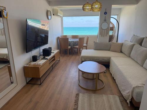 Haifa Apartment | הבית היווני על הים Greek House