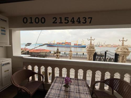 Port Said Apartment | شقه مطله علي قناة السويس والبحر فيو رائع 102 بورسعيد