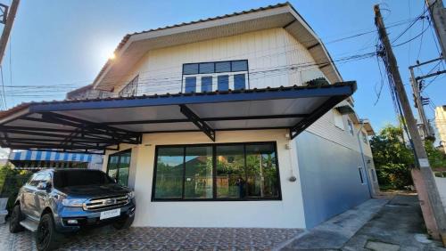 Talat Bed & Breakfast | บ้านสุขใจ Baan Sukjai