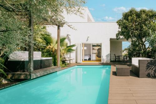 Kamakura Villa | カサブランカプールハウス鎌倉 - Casablanca Pool House Kamakura Seaside Luxury Villa with Heated Pool & Sauna