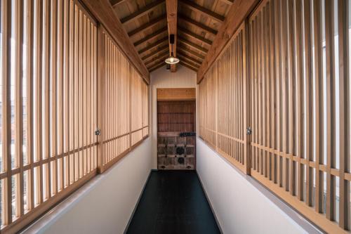 Nanao House | 宿と古道具 iyooo