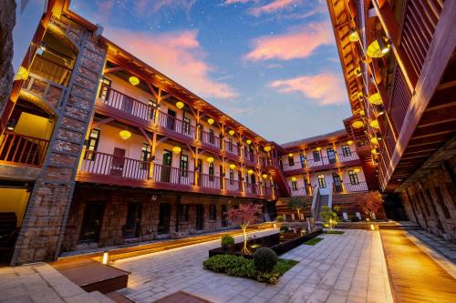 Zhanqiao Hotel | 沃德观云里酒店青岛栈桥中山路站