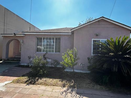 El Monte House | 洛杉矶东部花园式独立屋暂停