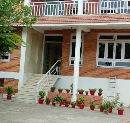 Lumbini House | 行者之家SUNFLOWER