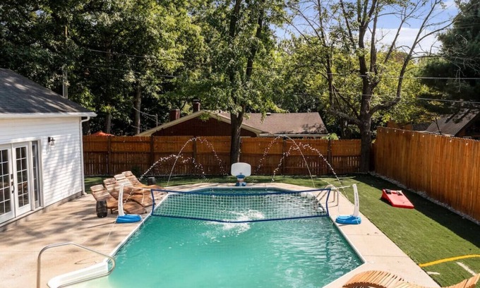 Jeffersonville - Clarksville House | ꕥLuxꕥHeated* Pool/Hot Tub/Gamerooms/Firepit/Outdoor Shower/Bunks