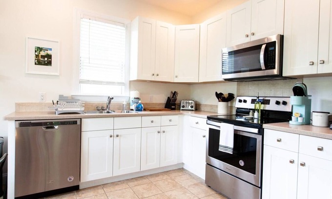 Chapel Hill Apartment | 0.8 Miles to W Franklin St | Private Apartment
