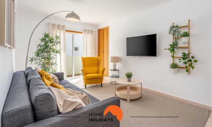 Albufeira Apartment | #001 Veríssimo Flat by Home Holidays
