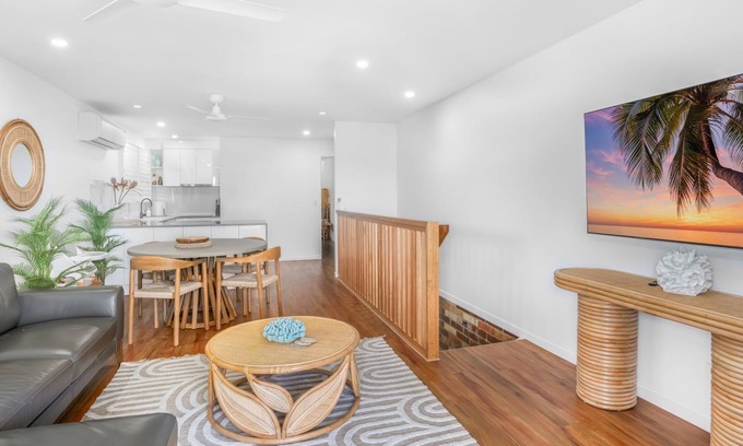 Rainbow Beach Apartment | 1/46 Manooka Drive - Rainbow Beach. Aircon. Ocean Views.