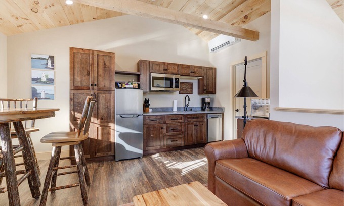 Sunapee Hotel | 1 Bed/1.5 Bath Suite #10 at The Lodge | Minutes from Sunapee Harbor & Mt Sunapee