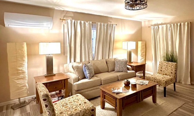 Las Cruces Apartment | 1 bed W/D in unit, soaker tub near Field of Dreams
